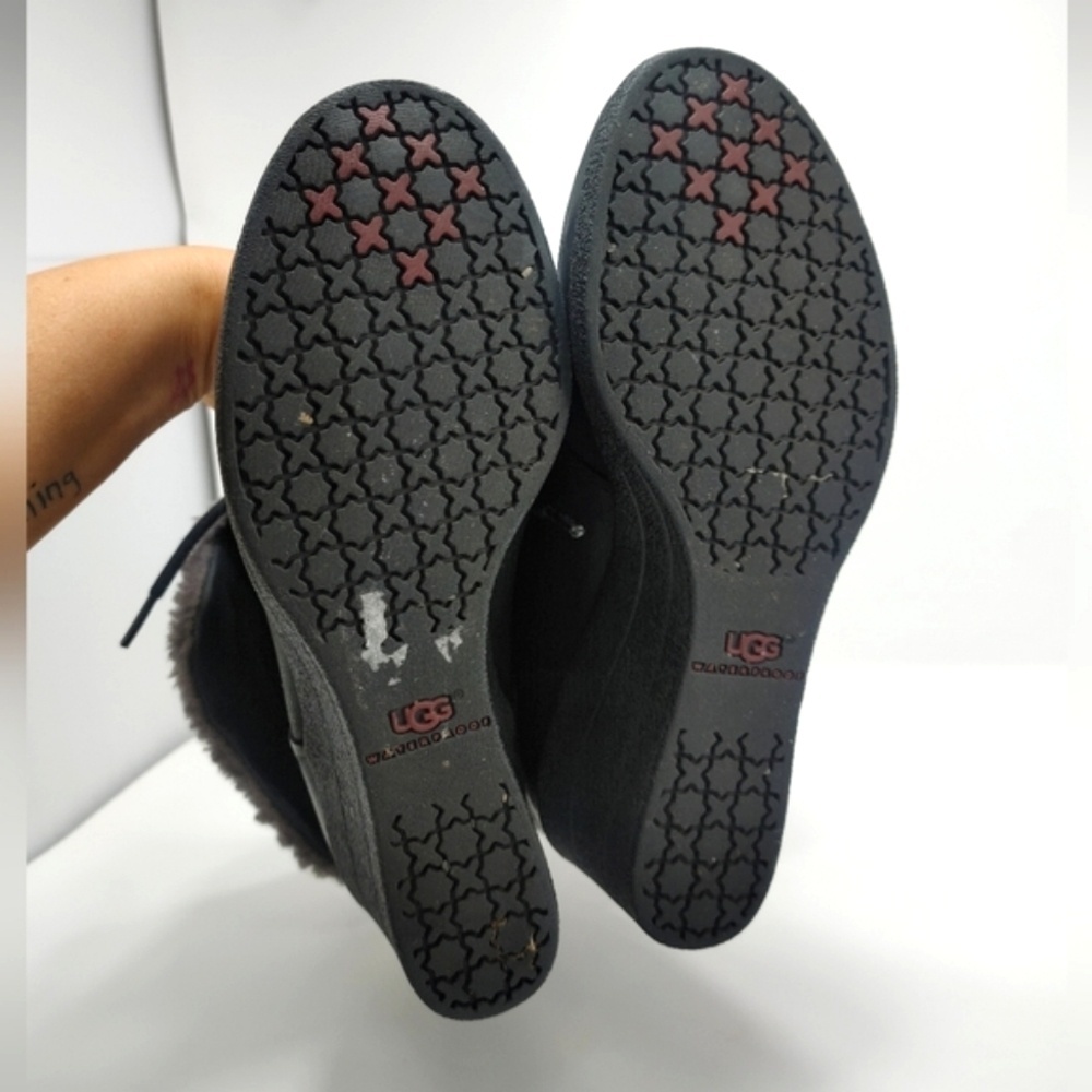 UGG Australia Zea Black Leather Waterproof Boots Wedge‎ Shearling Lace Up Size 7 - Picture 6 of 9
